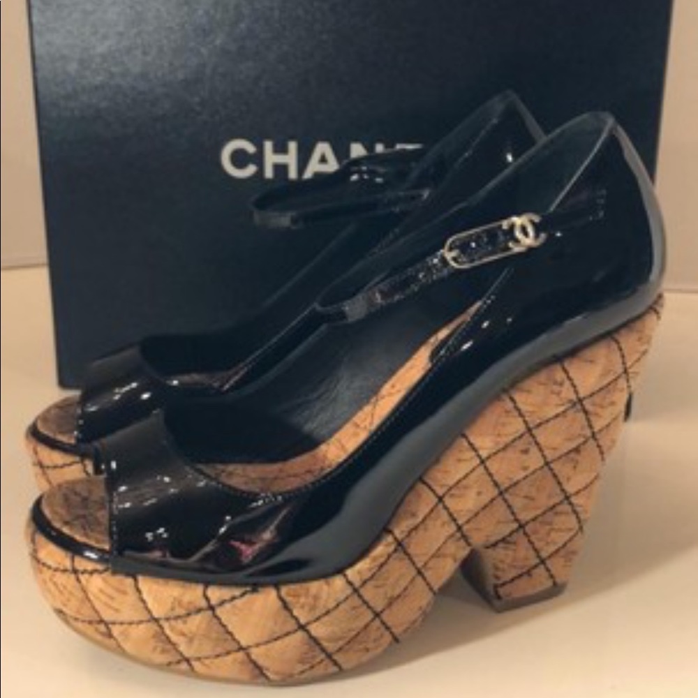 100% Authentic Chanel Wedge🌺